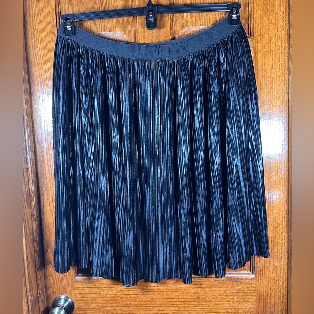 Studio 253 3X Black Metallic Accordion Pull On Skirt